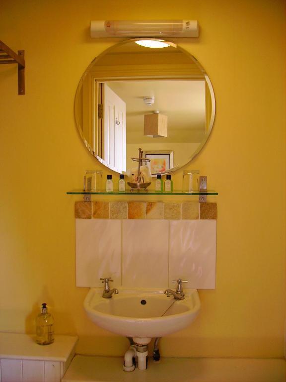 The Bell Inn Frampton on Severn Room photo